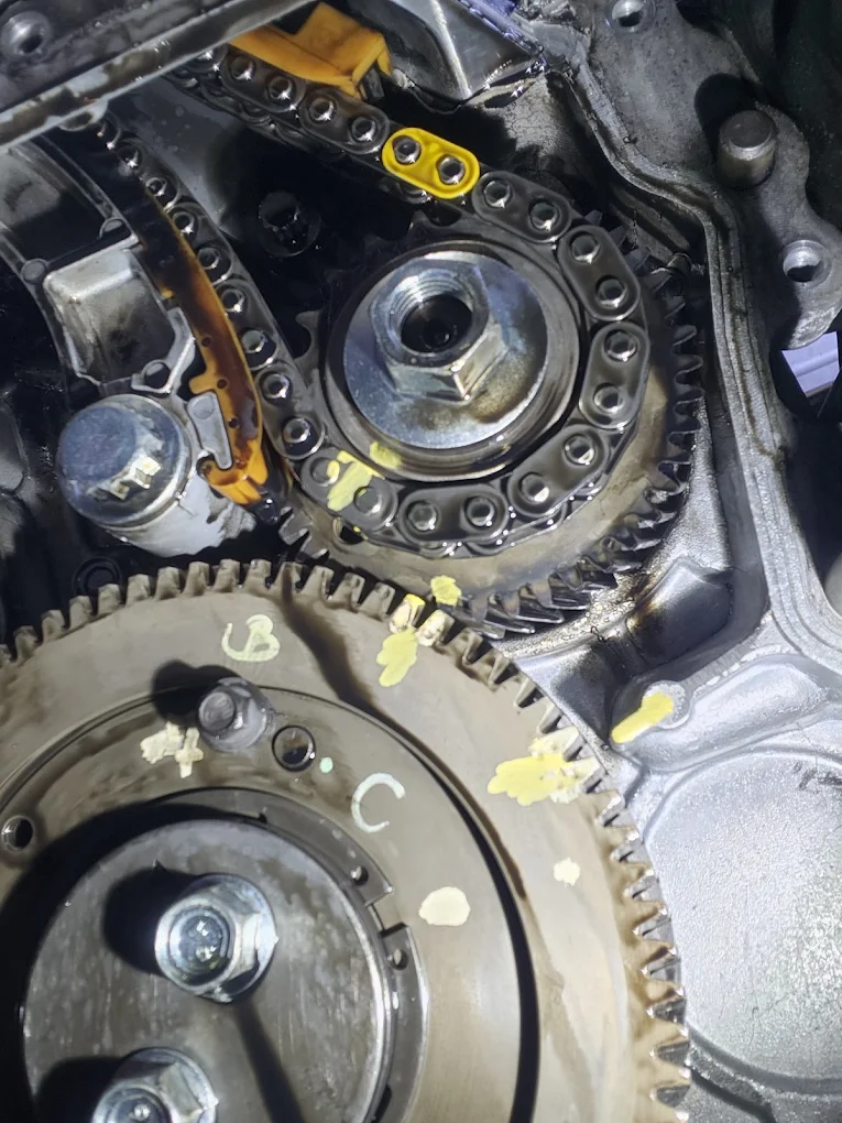 Timing chain and sprocket alignment during an engine rebuild